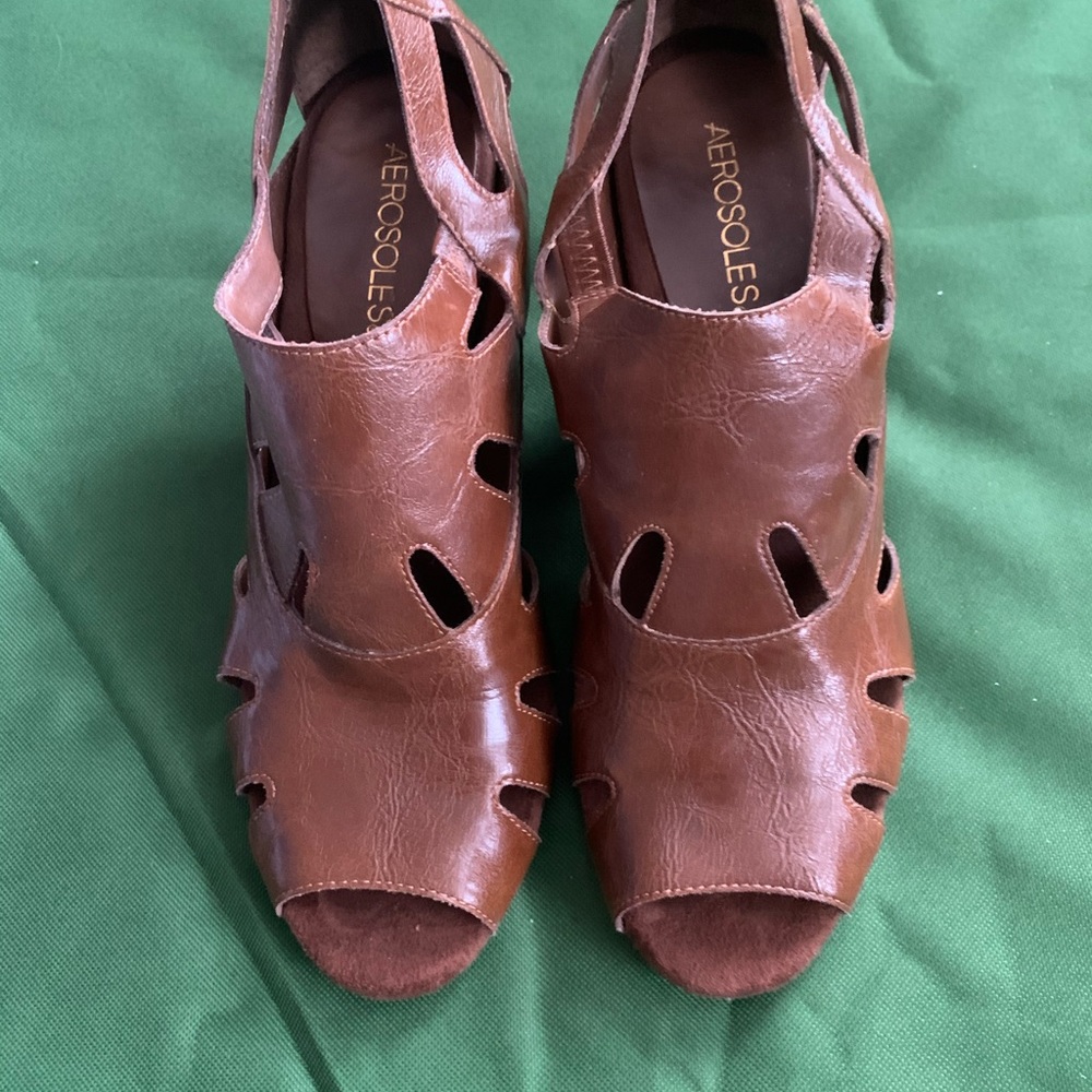 Aerosoles cut out pumps